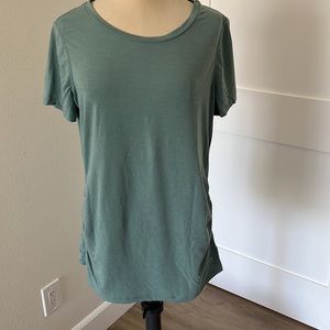Gap Fit Breathe green size small maternity workout shirt